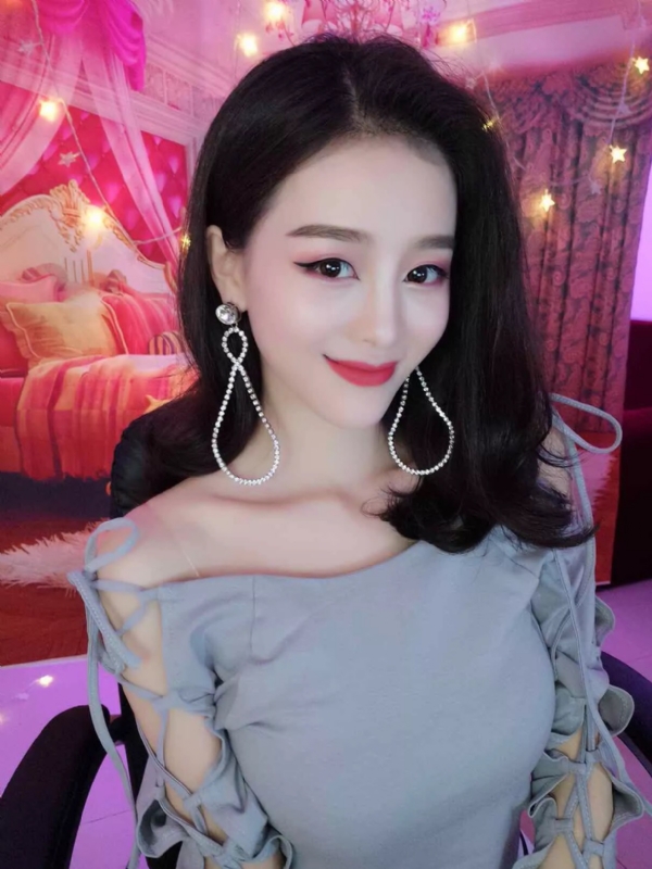 Cici的第三张照片--台北闪婚服务中心